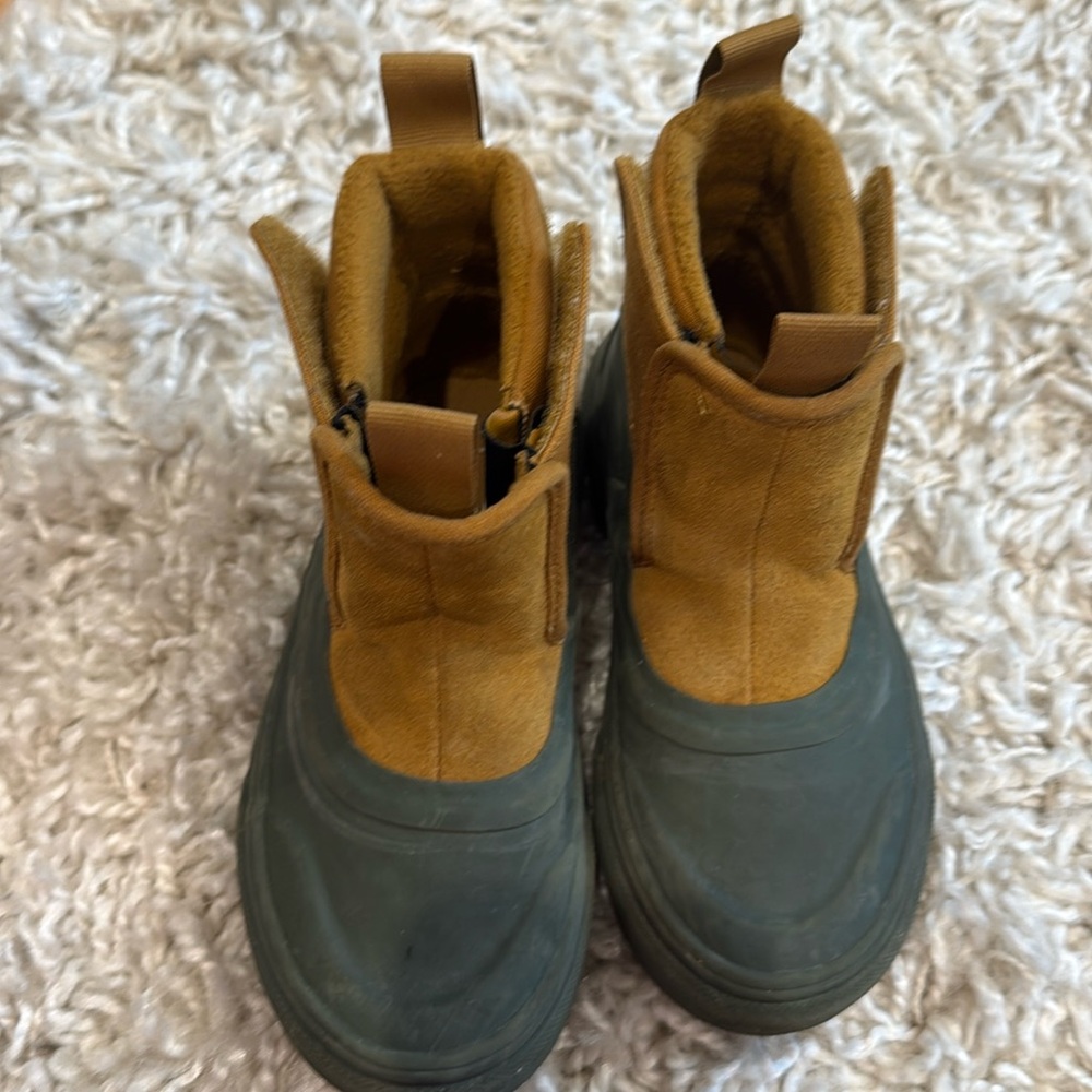 kids VANS cold weather boots